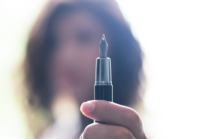 autorretrato con pluma